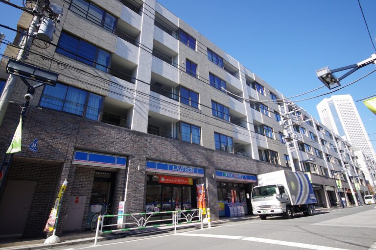 パークリュクス初台-1