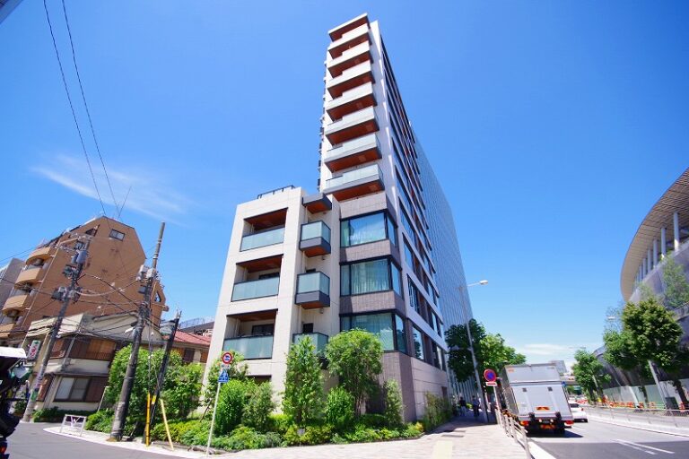 シャリエ神宮外苑_外観と共用部 (1)