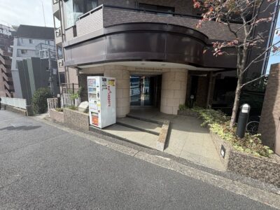 日神パレステージ駒場エントランス