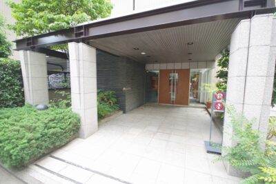 グランシュテル中野坂上エントランス③